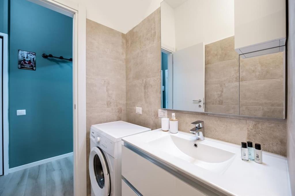Linate Airport Elegant Suite,Tram 1 Minute Away 밀라노 외부 사진